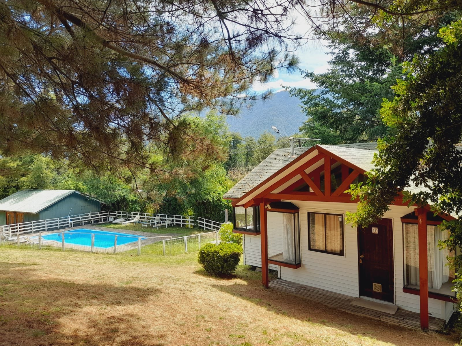 Complejo vacacional con cabañas en caburgua. (venta) - Imagen 9